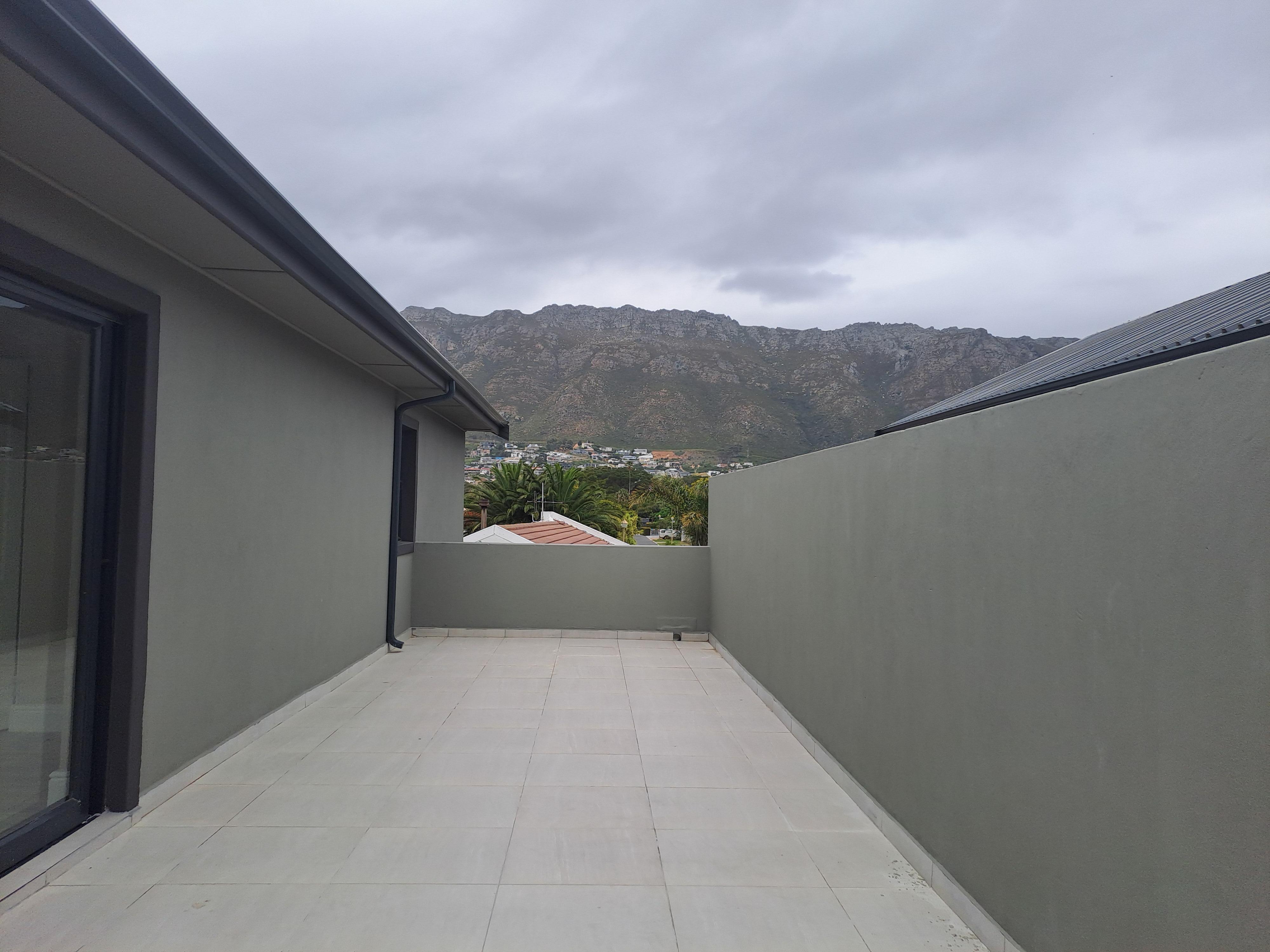 3 Bedroom Property for Sale in Sea Breeze Western Cape